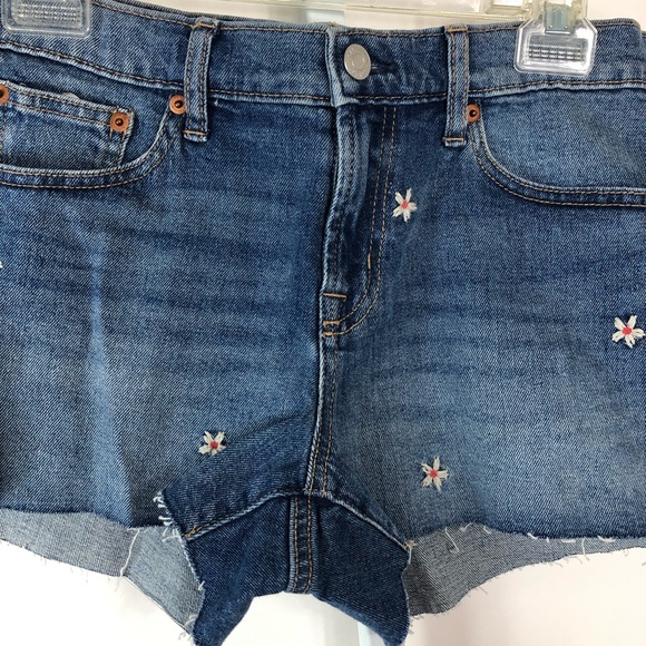 Gap Denim Size 27  Mid Rise 3” Short - Picture 2 of 8